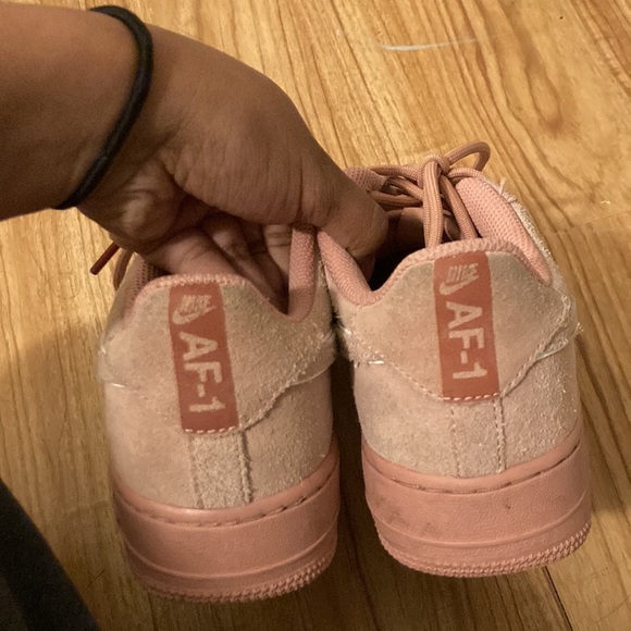 Air force 1s pink suede - Picture 2 of 2